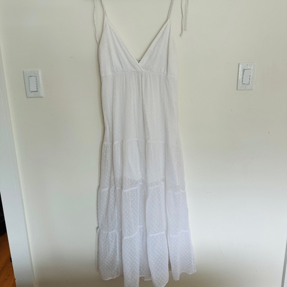 Abercrombie and Fitch Layered White Midi Dress - Picture 1 of 3